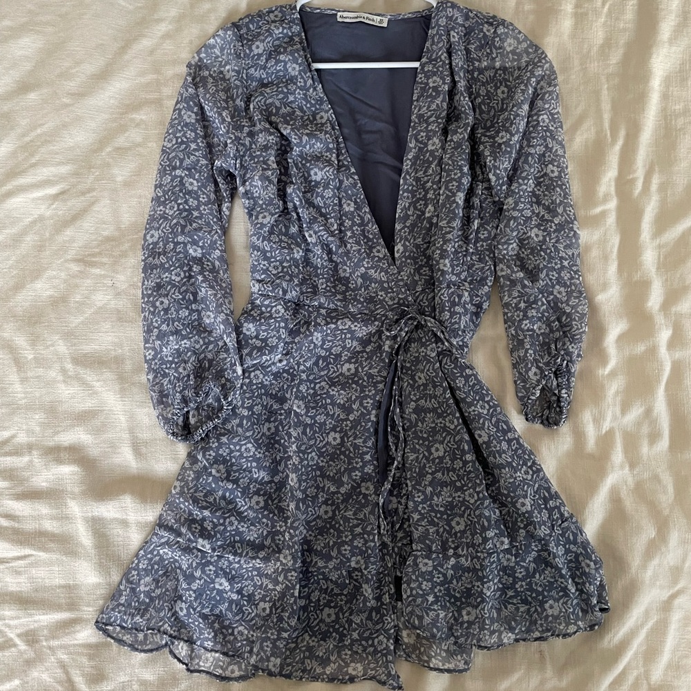 Abercrombie chiffon wrap mini dress - blue floral
